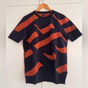 Hugo Boss Navy and Orange Patterned Knit Tee